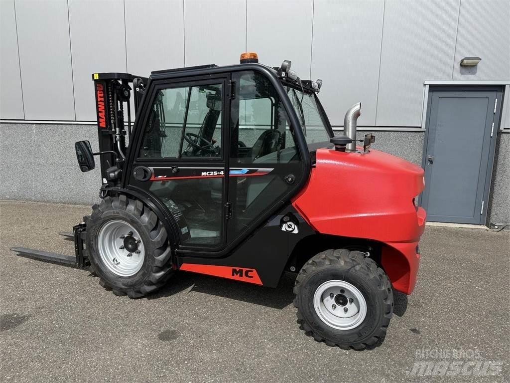 Manitou MC25-4 Elevatore per esterni