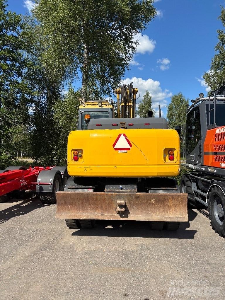Komatsu PW 140-7 Escavatori gommati