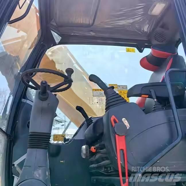 Hyundai 210WVS Escavatori gommati