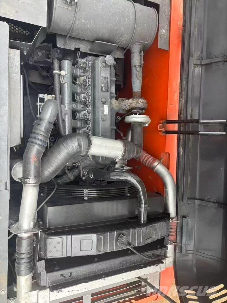 Doosan DX 225 Escavatori cingolati