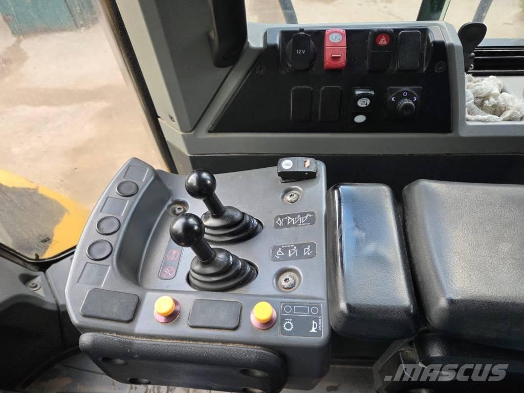 CAT 962 M Pale gommate