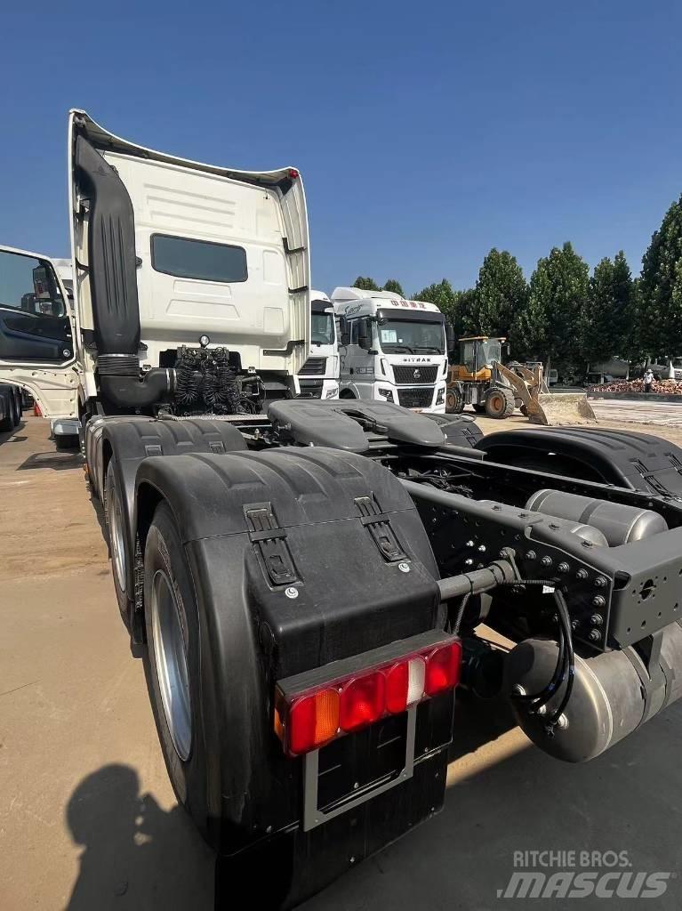 Sinotruk T7H Motrici e Trattori Stradali