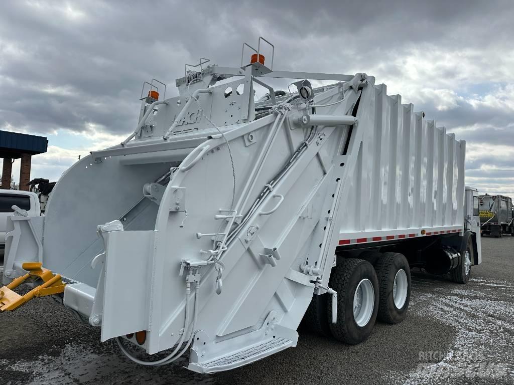 Mack LE613 Camion dei rifiuti