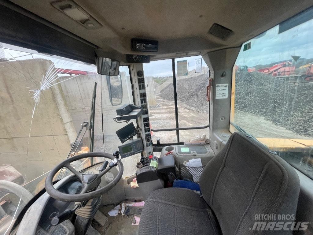 Volvo L 180 F Pale gommate