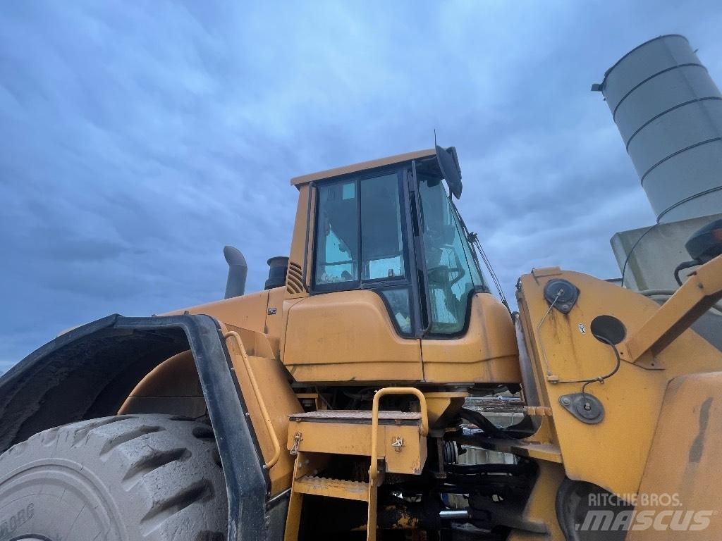 Volvo L 180 F Pale gommate