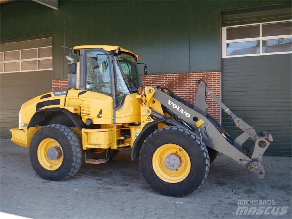 Volvo L45f Pale gommate