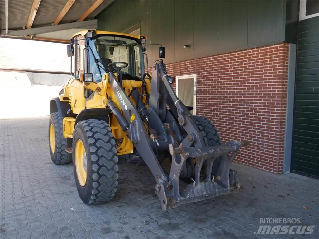 Volvo L45f Pale gommate