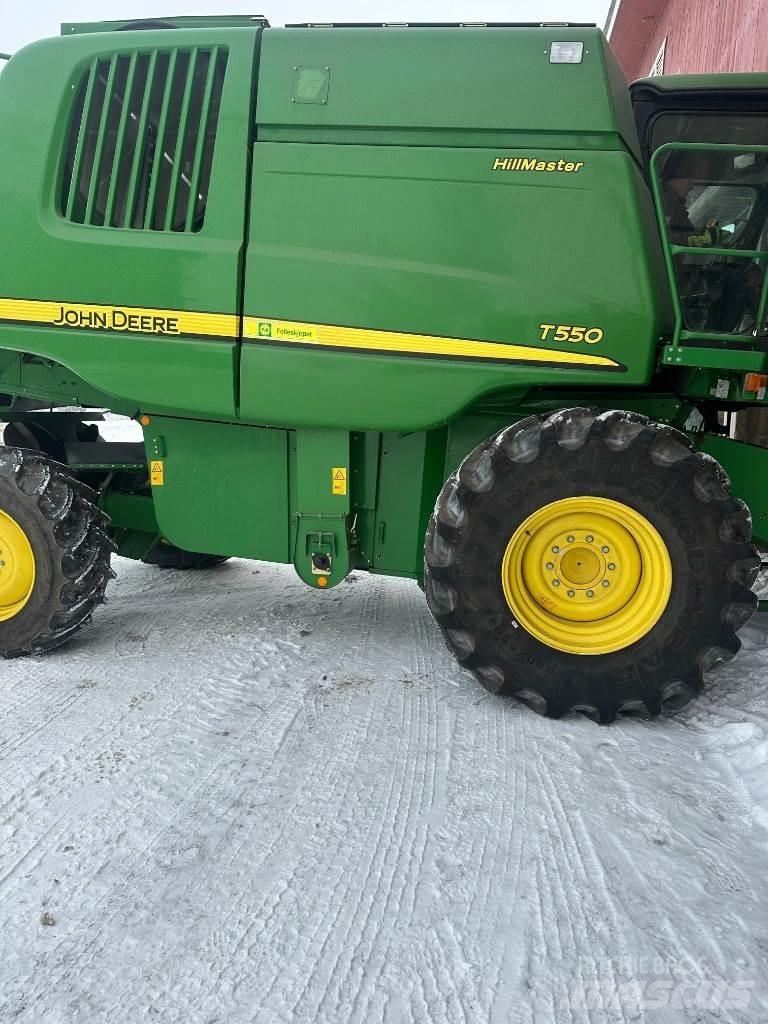 John Deere T550 Mietitrebbiatrici