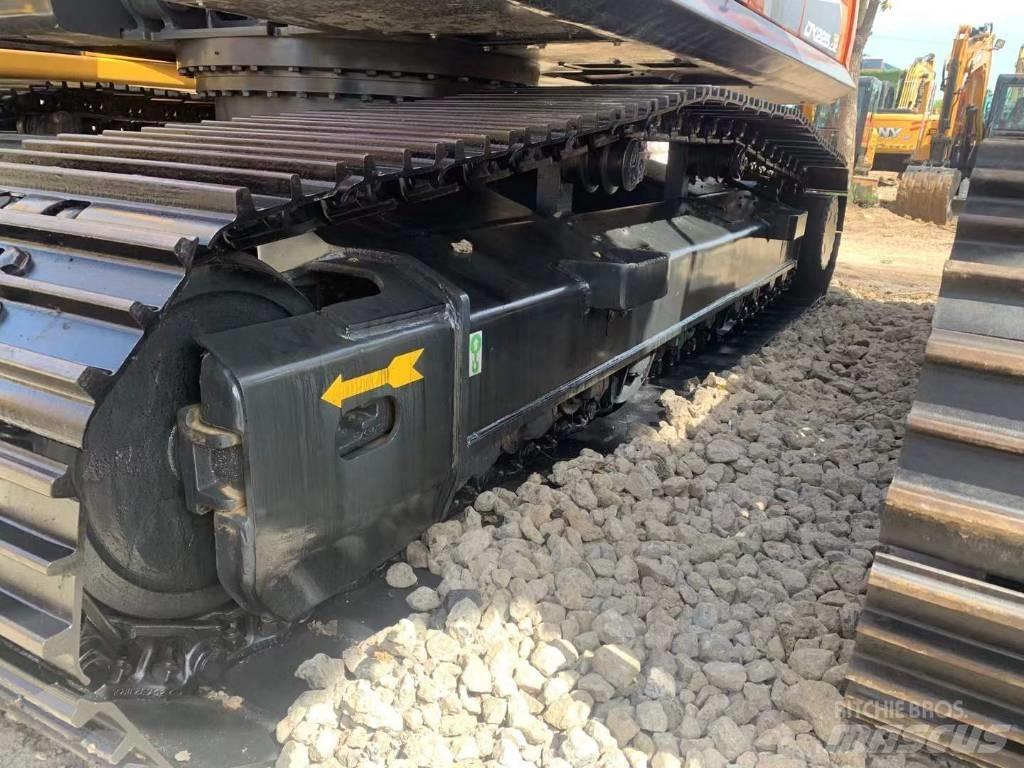 Doosan DX 225 Escavatori cingolati