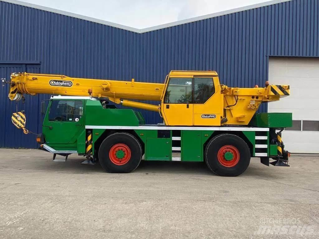 Liebherr LTM1030-2 Gru per tutti i terreni