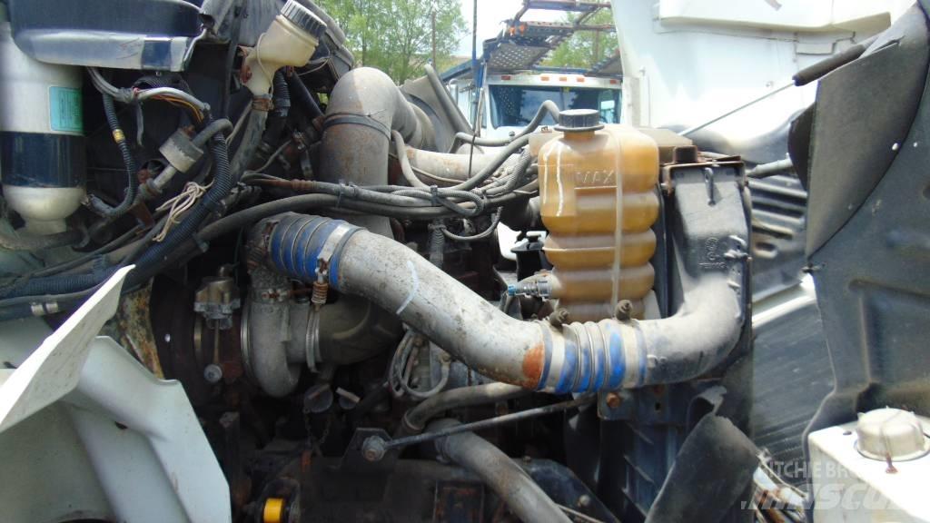 International 8600 Motrici e Trattori Stradali
