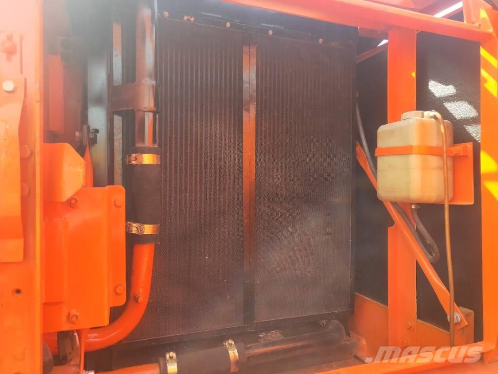 Doosan DH220LC-7 Escavatori cingolati