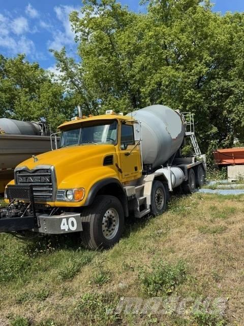 Mack CV 713 Autopompe per calcestruzzo