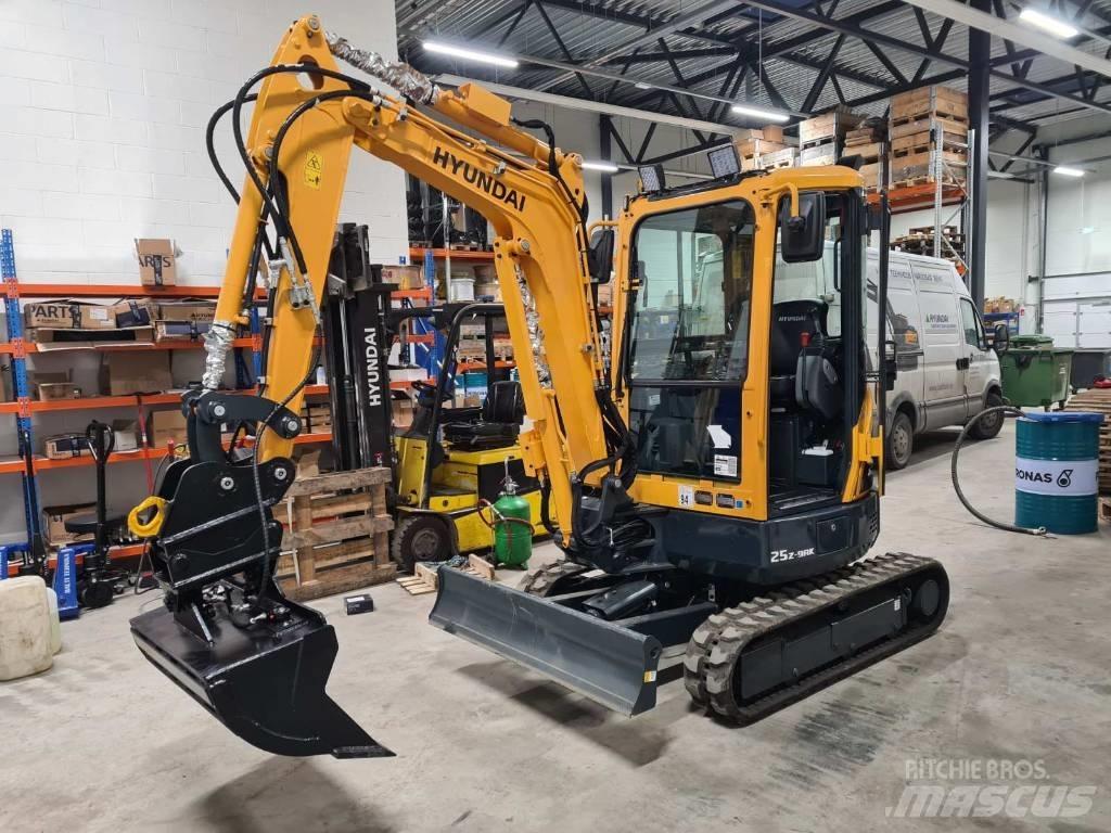 Hyundai R25-9AK Miniescavatori