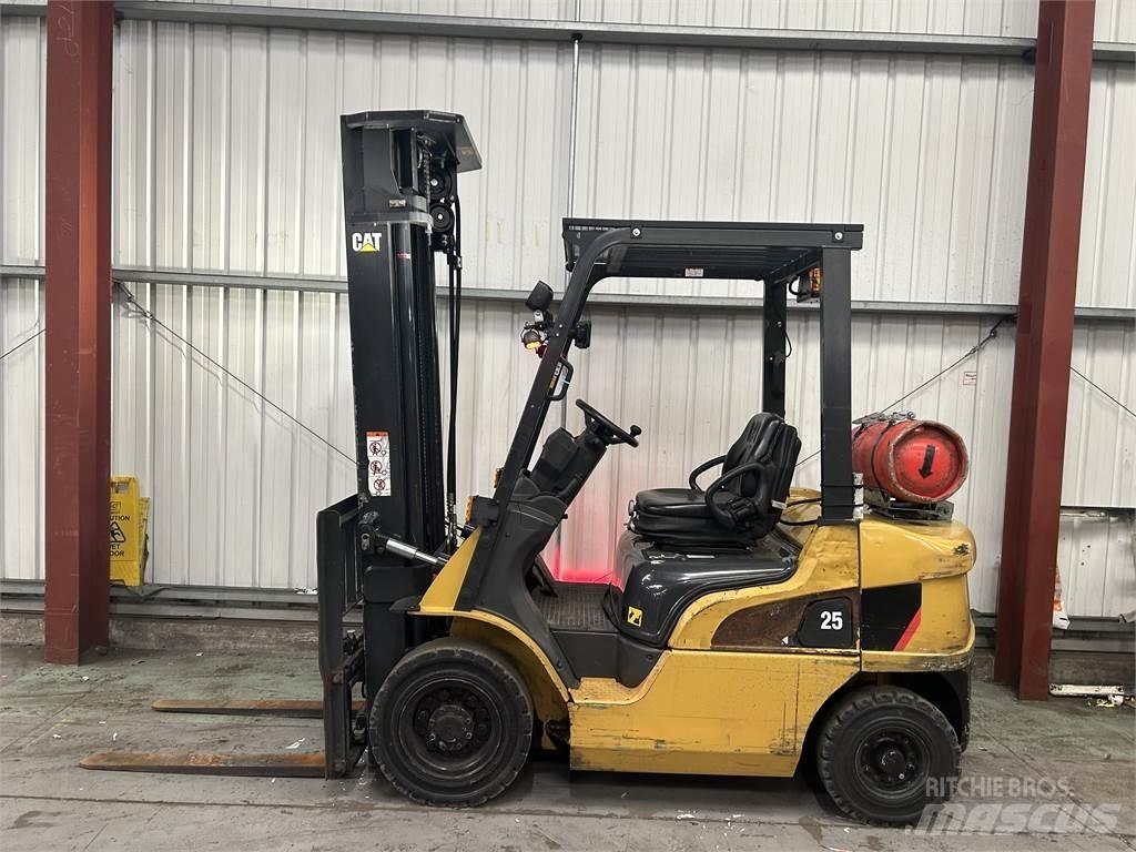 CAT GP25NT Carrelli elevatori GPL