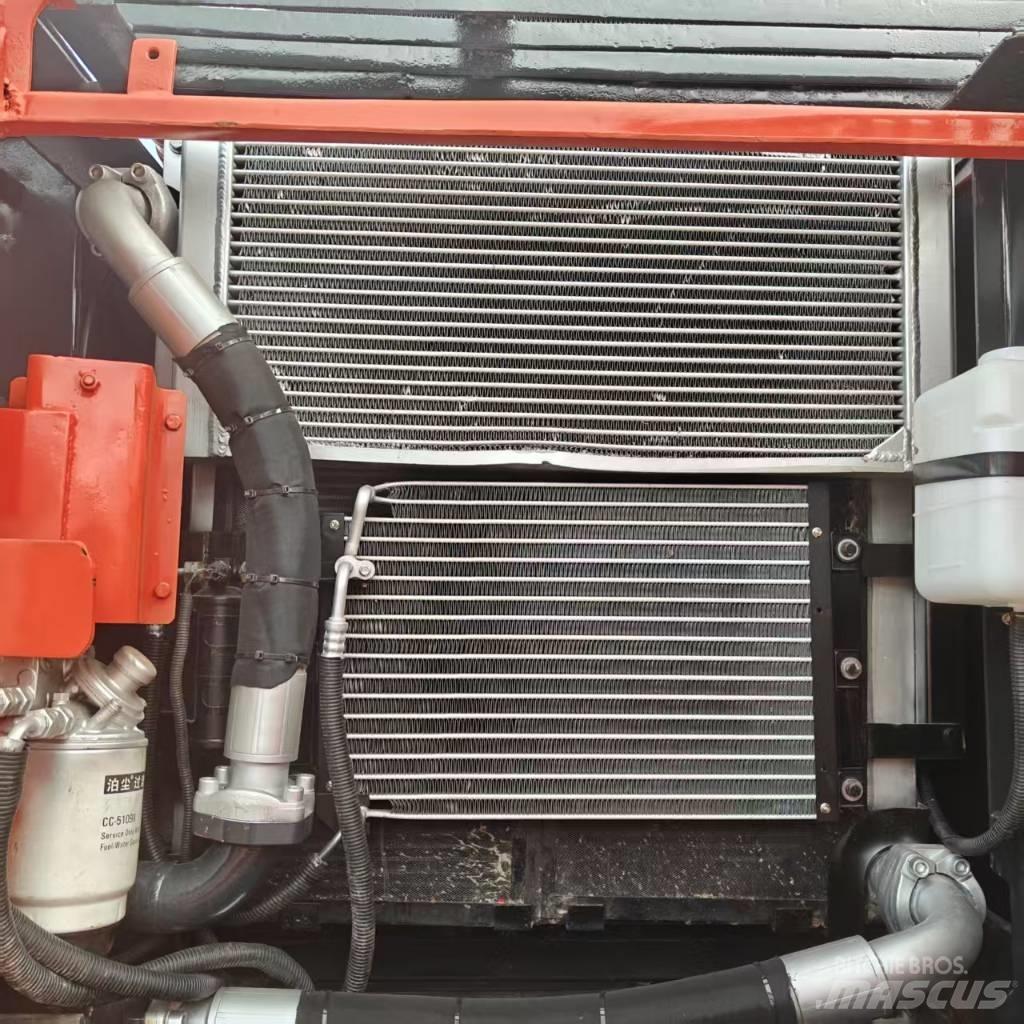 Doosan DX 225 LCA Escavatori cingolati
