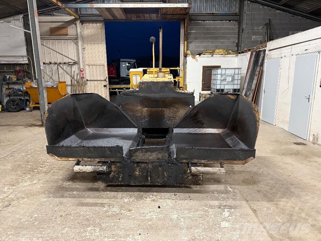 CAT BB 621 E Finitrici