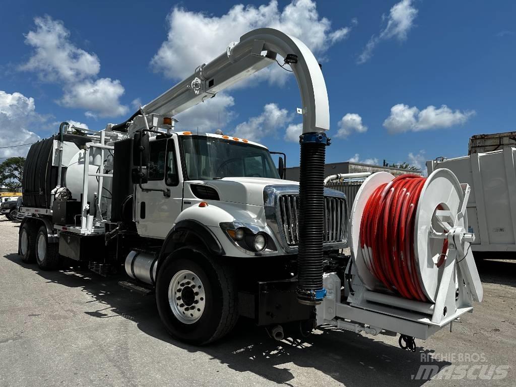 International 7500 Camion autospurgo