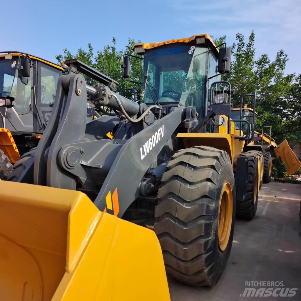 XCMG LW 600 FV Pale gommate