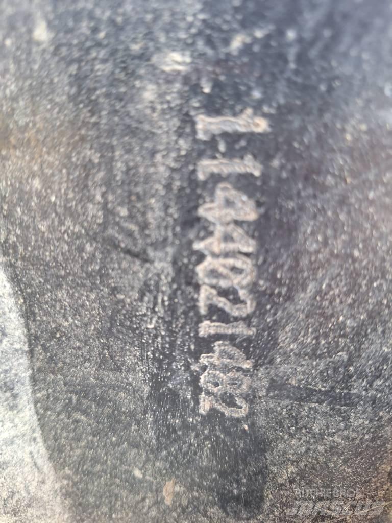 Komatsu 931 XC Abbattitrici, Disboscatrici
