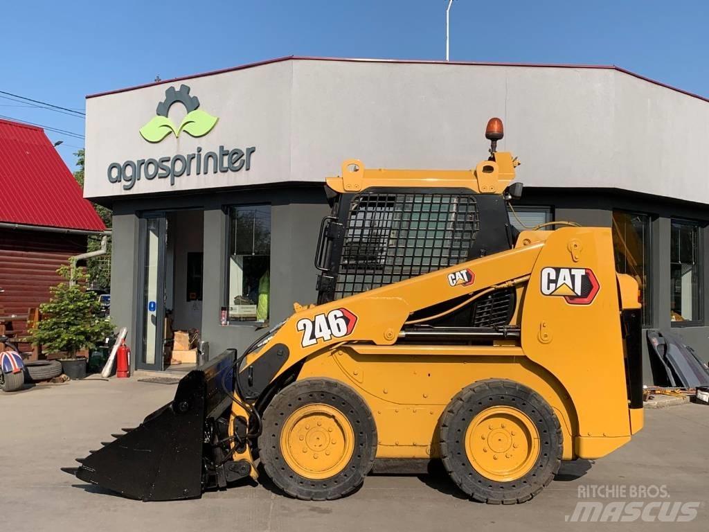 CAT 246 Mini Pale Gommate