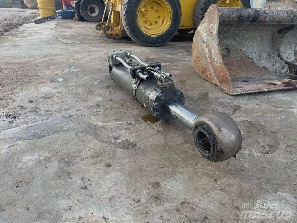 Liebherr A 910 Comp Componenti idrauliche