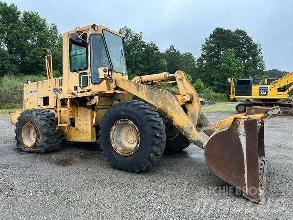 Komatsu WA 320-1 Pale gommate