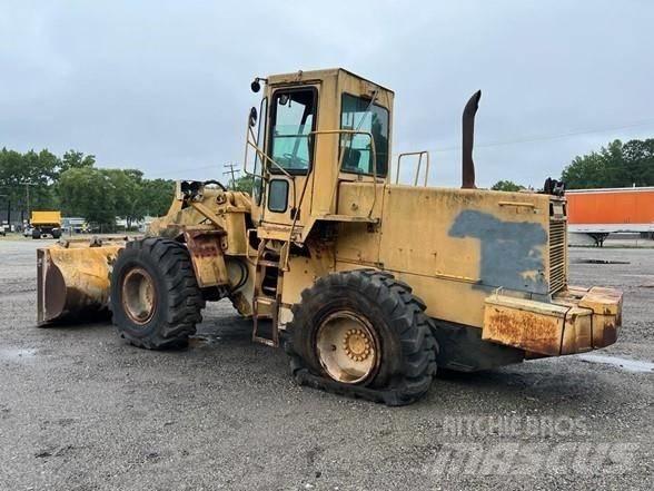 Komatsu WA 320-1 Pale gommate