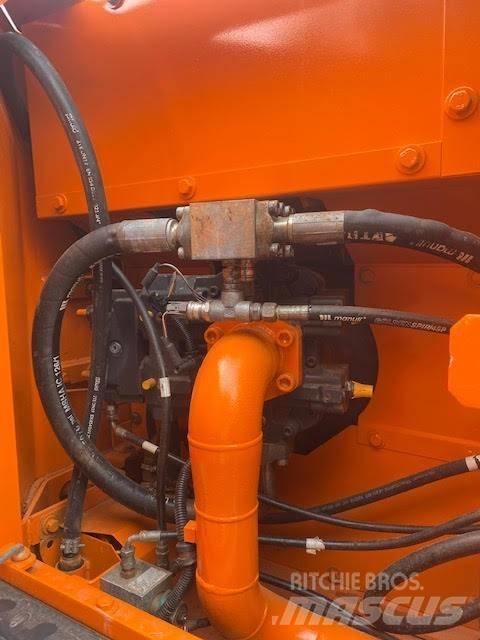 Doosan DX 180 LC Escavatori cingolati