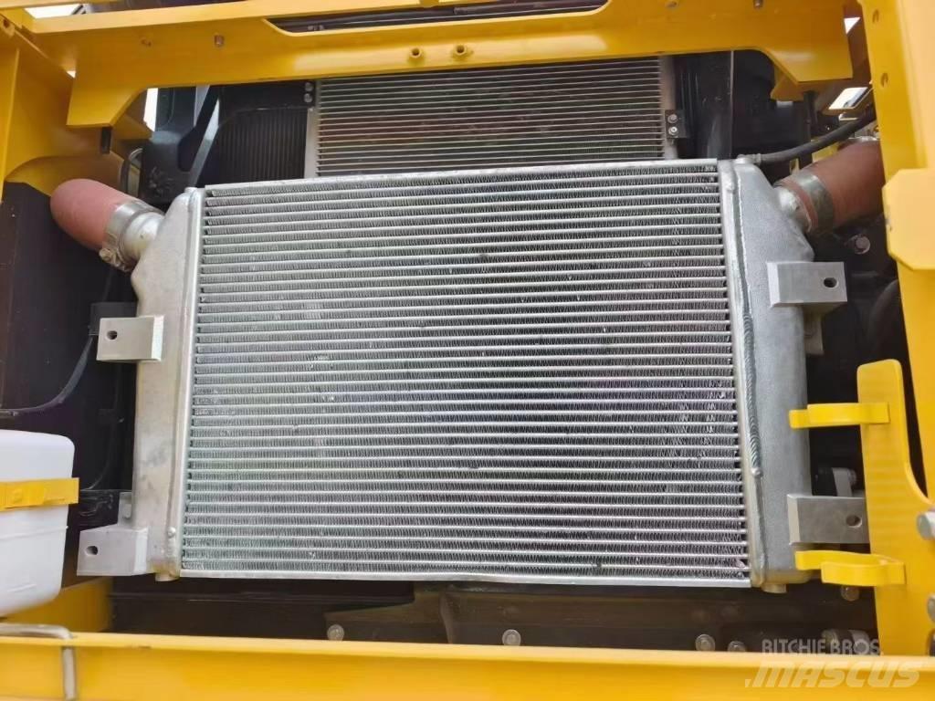 Komatsu 350-8 Escavatori cingolati