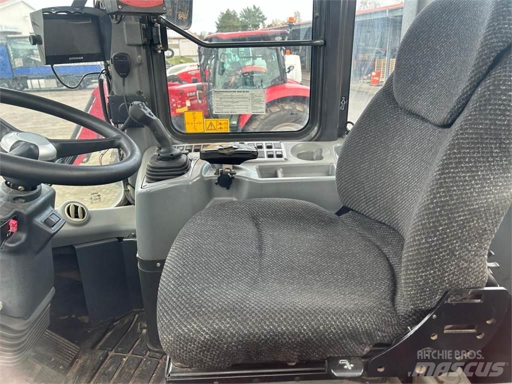 Doosan DL 300 Pale gommate