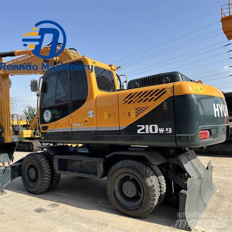 Hyundai 210W-9 Escavatori gommati