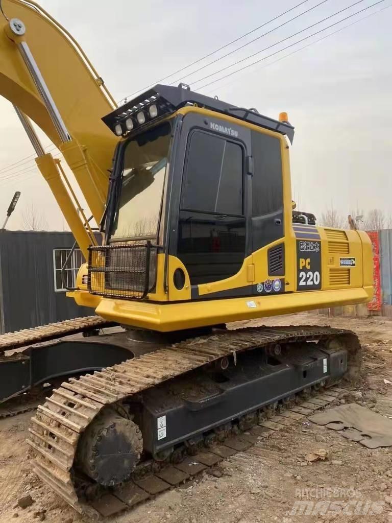 Komatsu PC220-8 Escavatori gommati