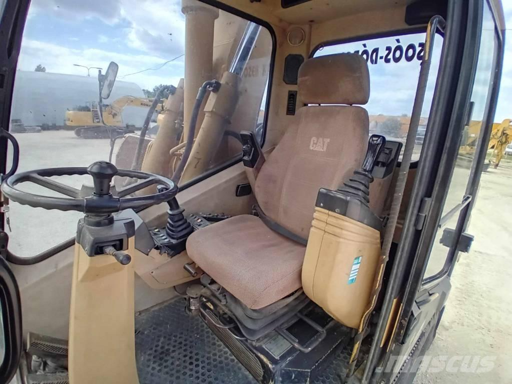 CAT M 315 Escavatori gommati