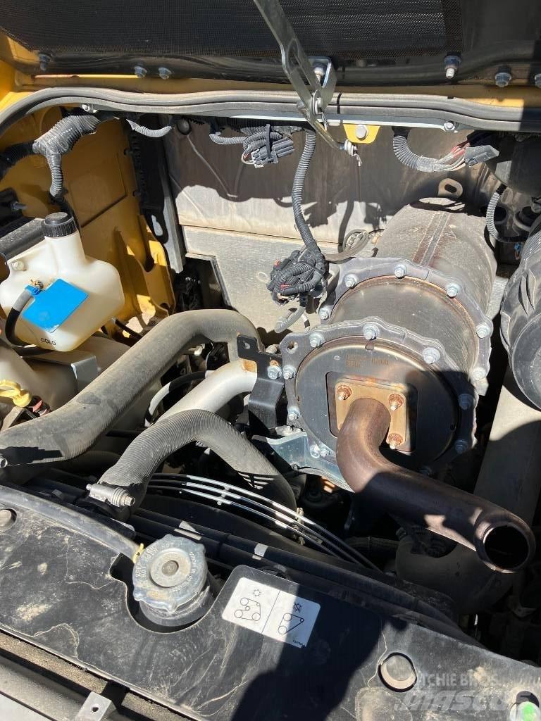 DEERE 317 G Mini Pale Gommate