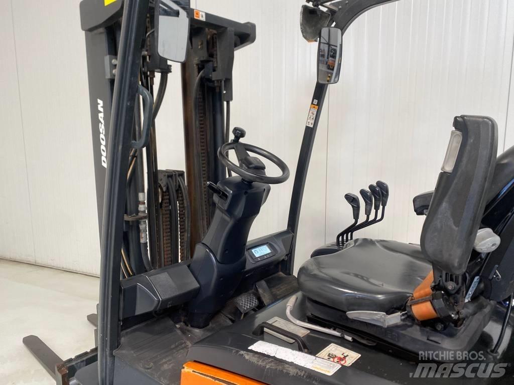 Doosan B25X-7 Carrelli elevatori elettrici