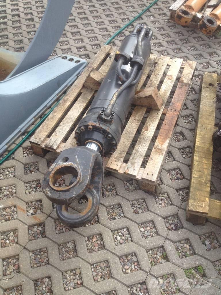  Siłownik Volvo 220 E Pale gommate