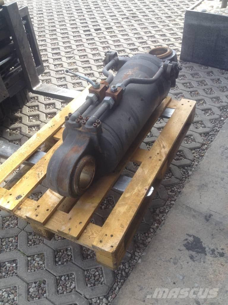  Siłownik Volvo 220 E Pale gommate