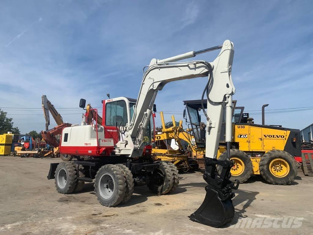Takeuchi TB070W Escavatori gommati