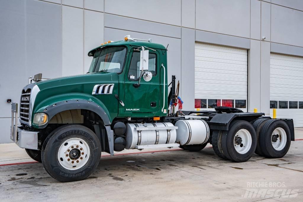 Mack Granite Motrici e Trattori Stradali