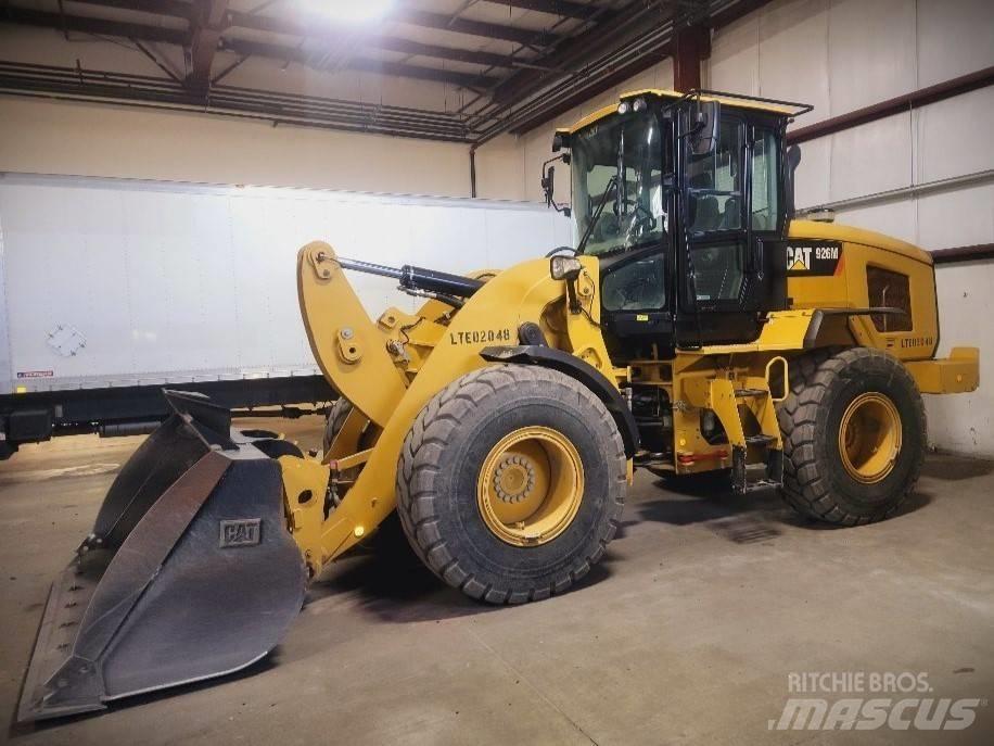 CAT 926M Pale gommate