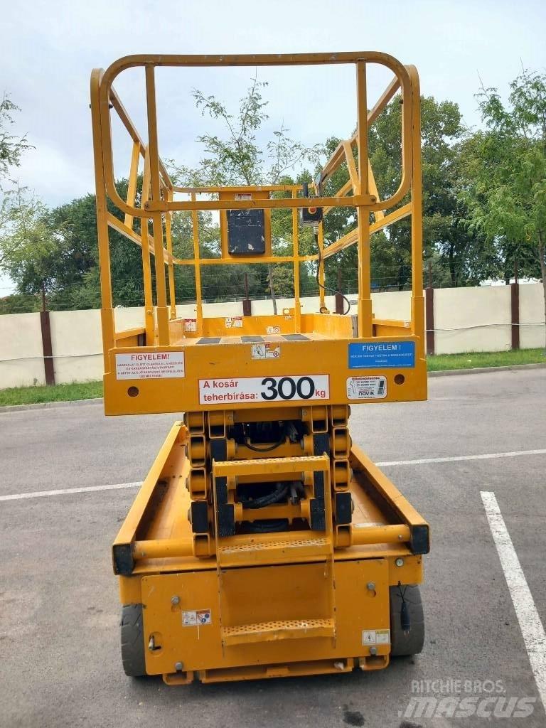 Haulotte Compact 12 Piattaforme a pantografo