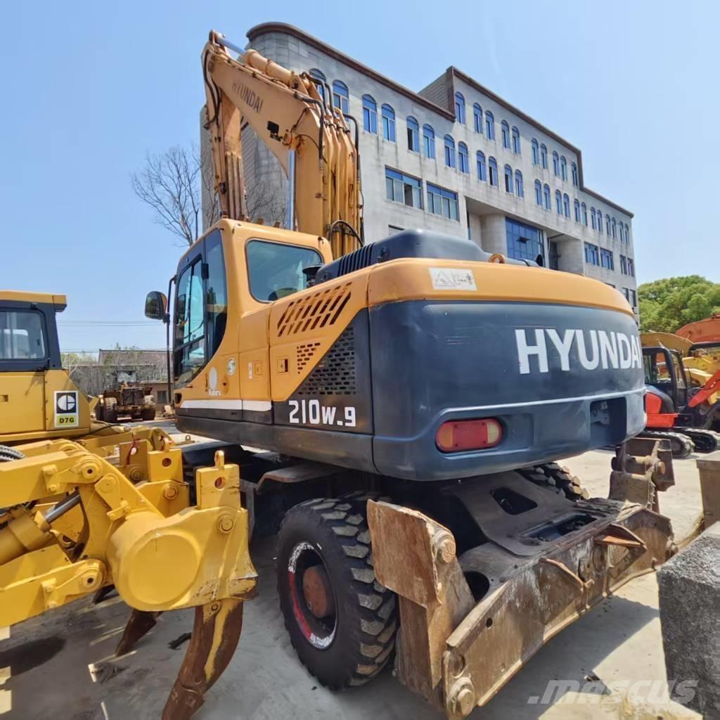 Hyundai R210W-9 Escavatori gommati