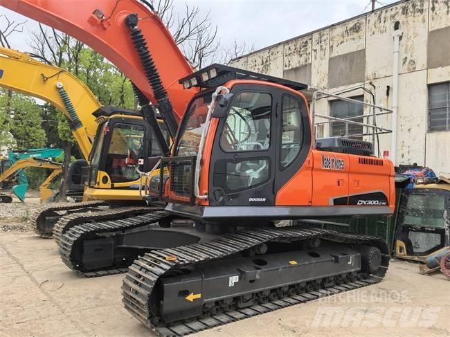 Doosan DX 300 LC Escavatori cingolati