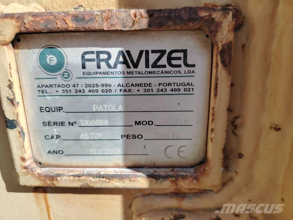 CAT 988 F Pale gommate