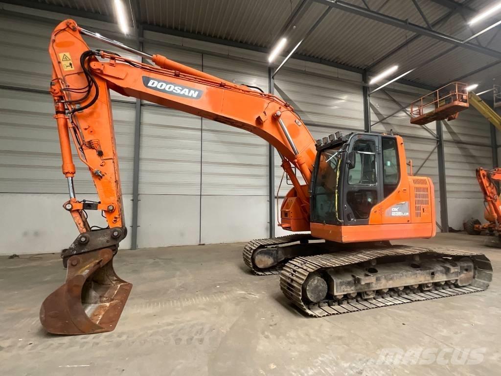 Doosan DX 235 LCR Escavatori cingolati
