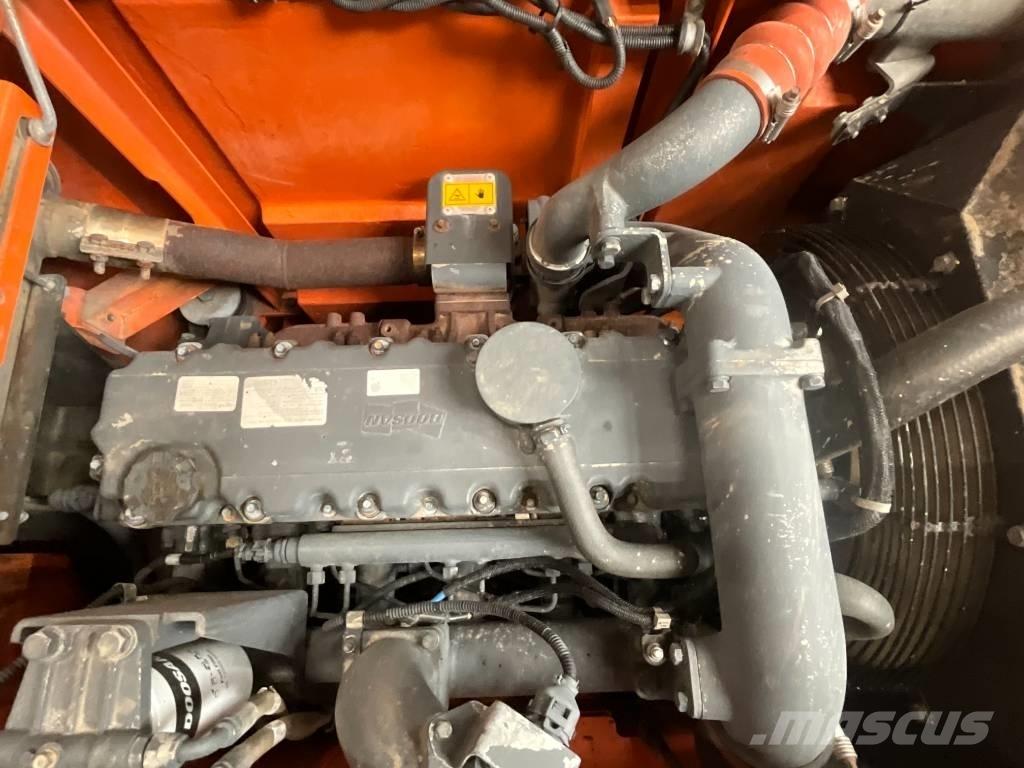 Doosan DX 235 LCR Escavatori cingolati