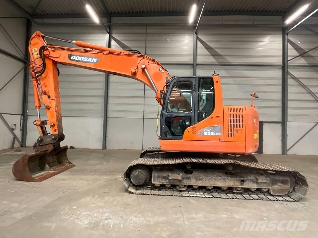 Doosan DX 235 LCR Escavatori cingolati