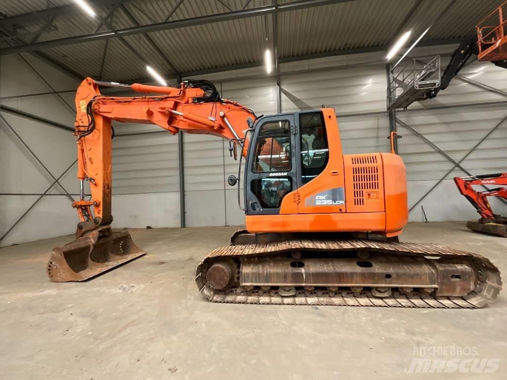 Doosan DX 235 LCR Escavatori cingolati