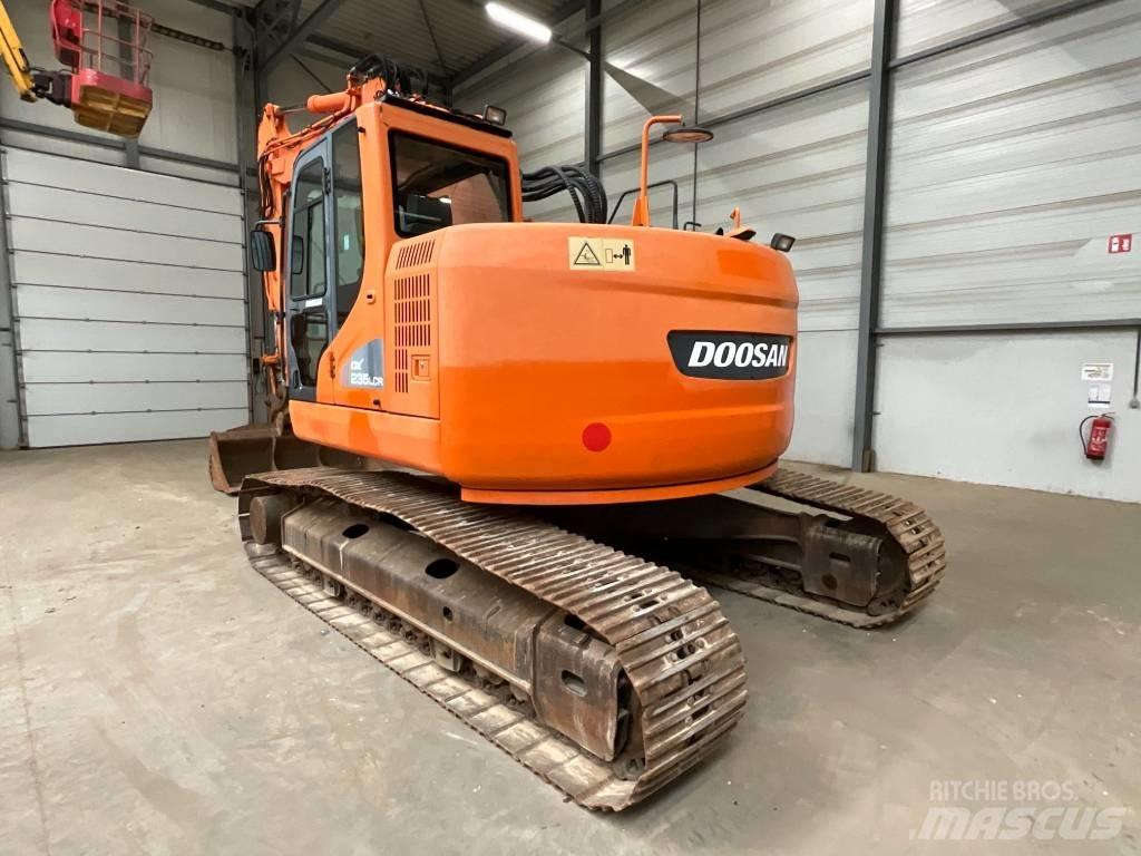 Doosan DX 235 LCR Escavatori cingolati